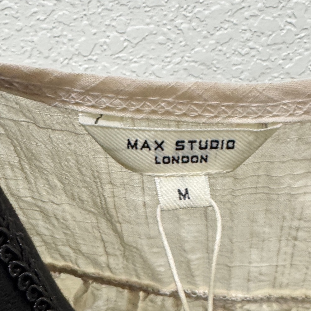 Max Studio Beige Top with Floral Embroidery - Picture 2 of 9